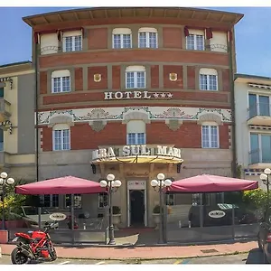 https://alba-sul-mare.it-tuscanyhotel.com